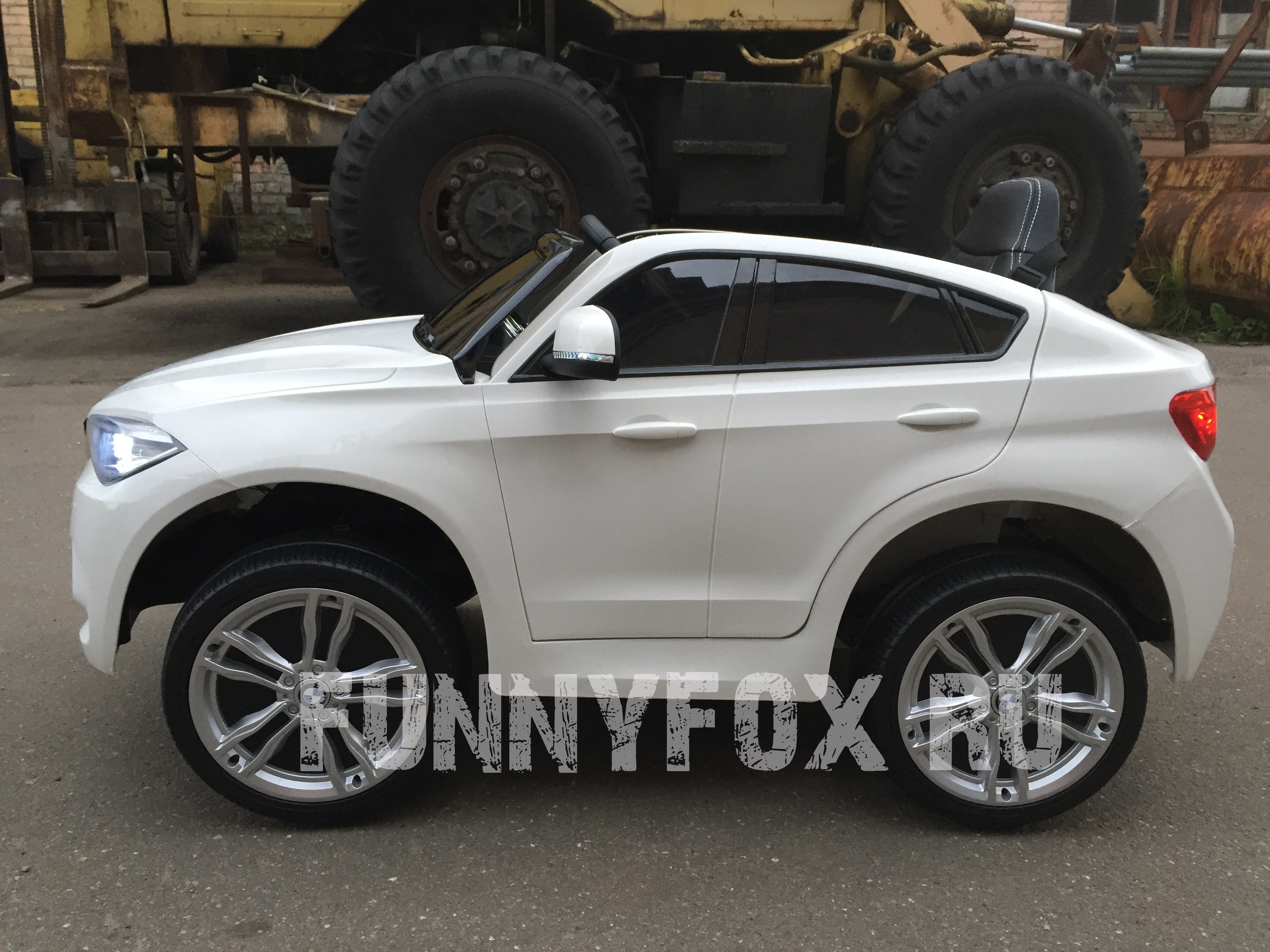 Детский электромобиль BMW X6M JJ2199 - купить в магазине FunnyFox