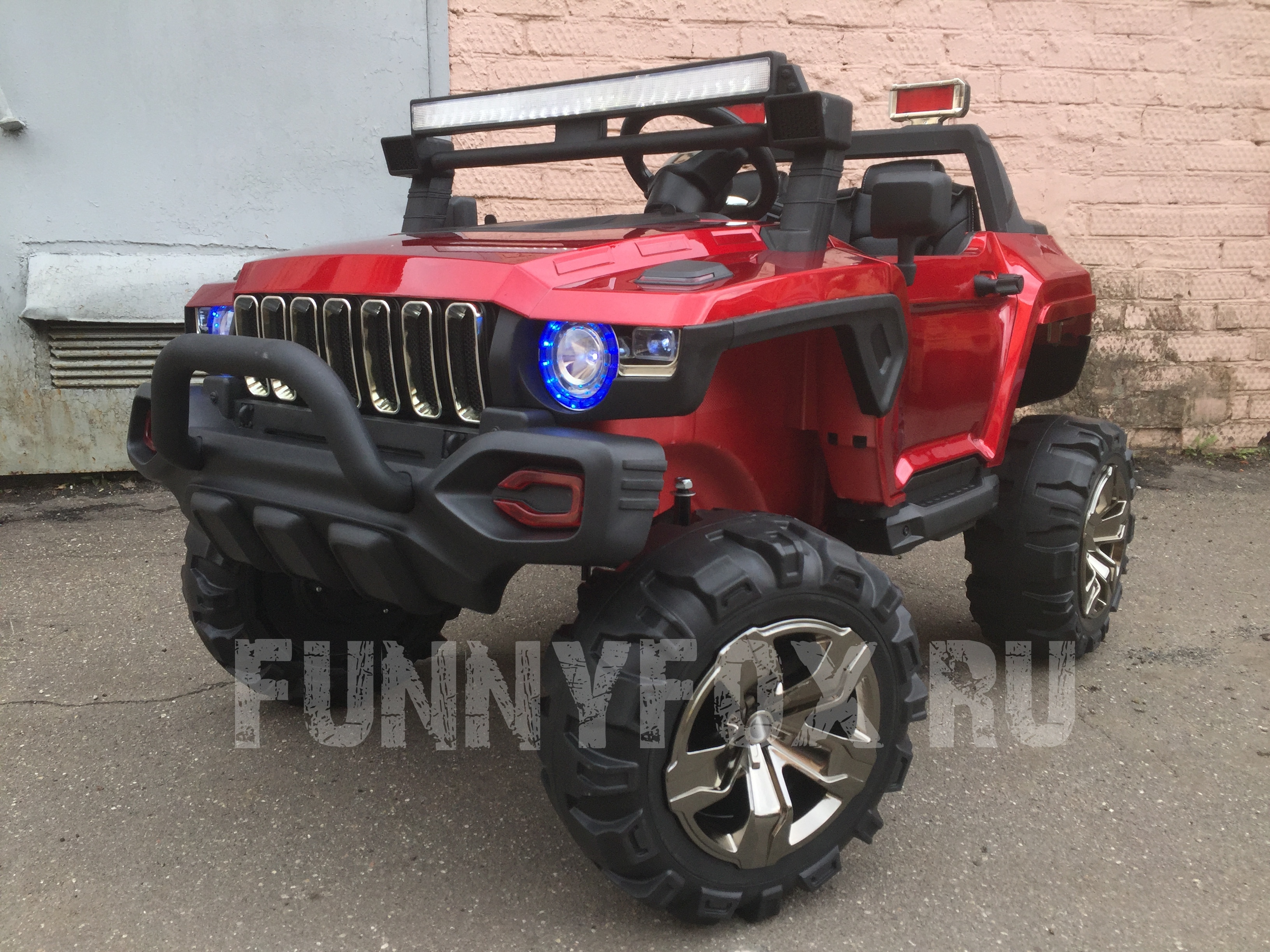 Детский электромобиль Jeep 4WD QLS-618 (двухместный) - купить в магазине  FunnyFox